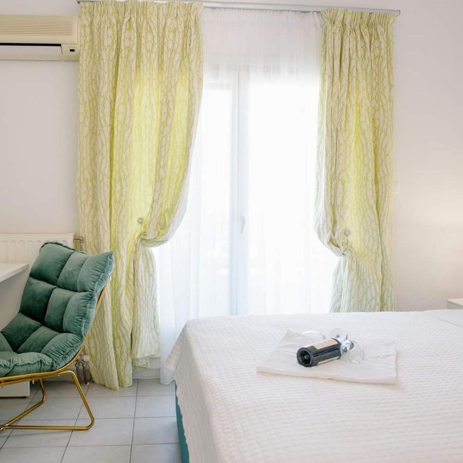 Hotel Papanikolaou Ієрісос Екстер'єр фото