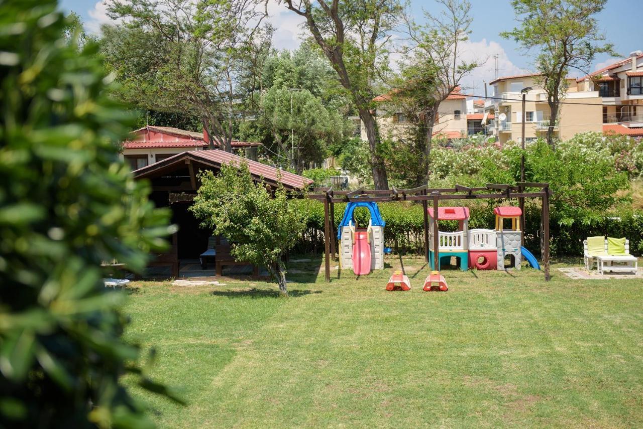 Hotel Papanikolaou Ієрісос Екстер'єр фото
