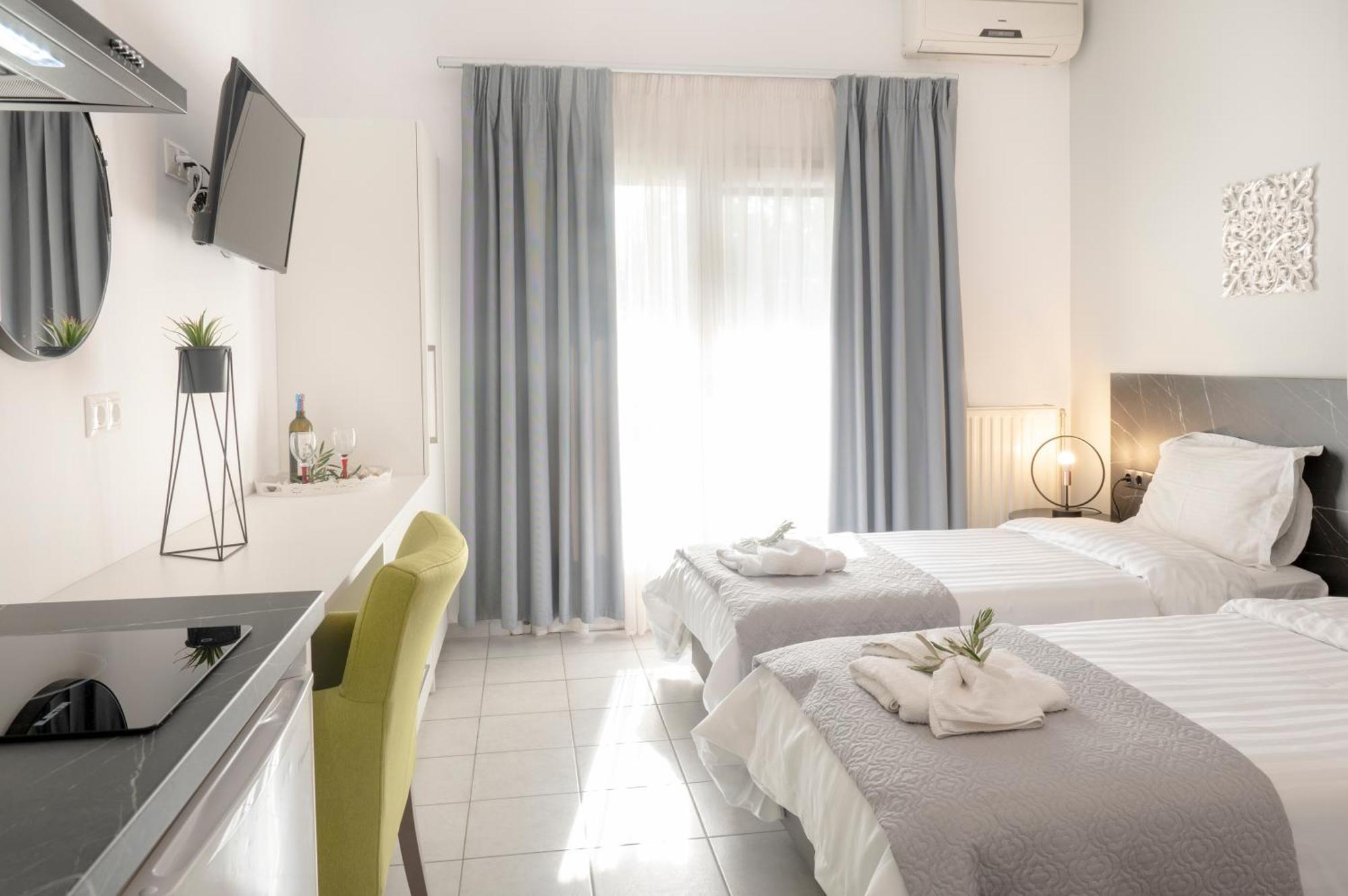 Hotel Papanikolaou Ієрісос Екстер'єр фото
