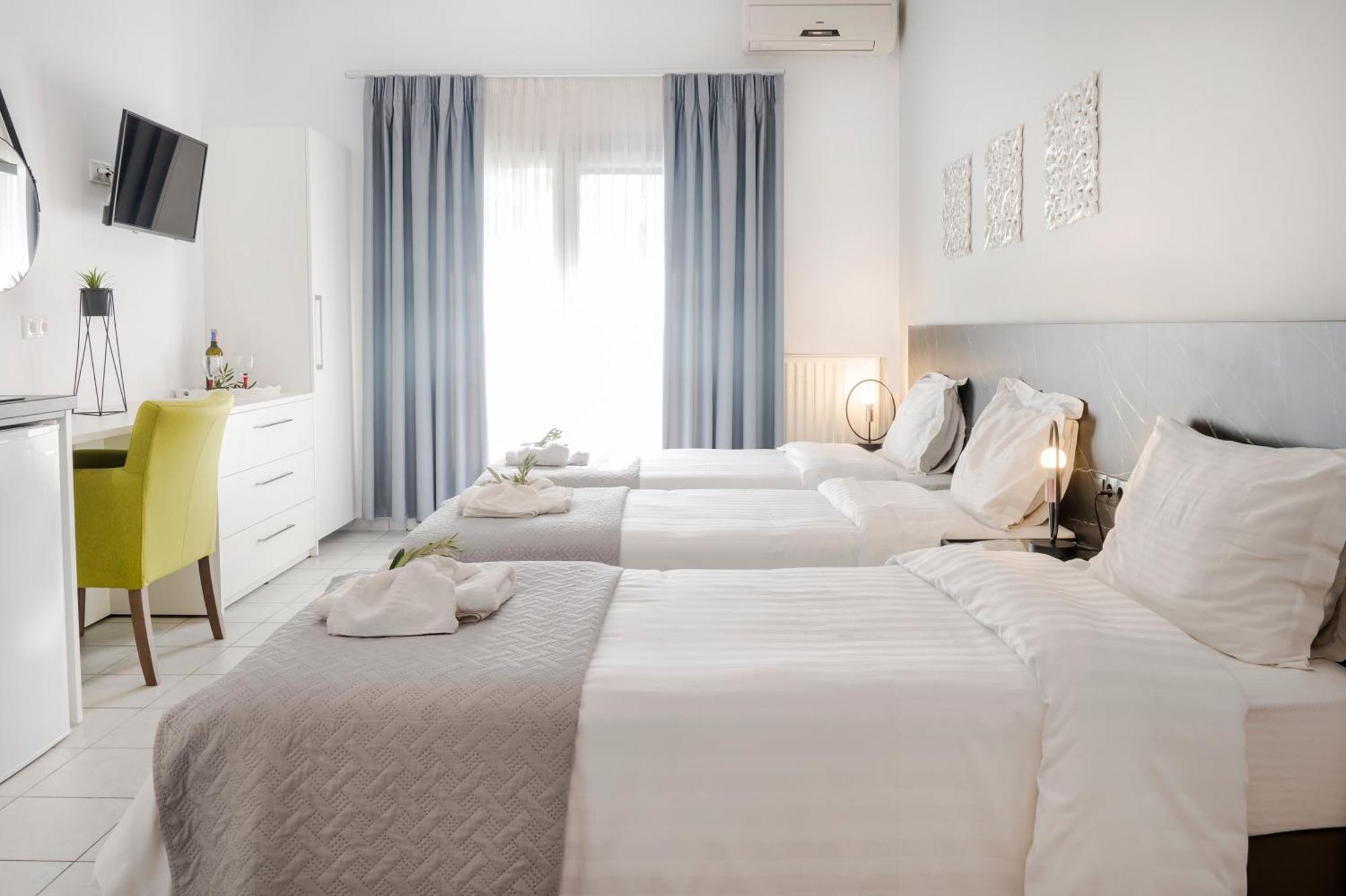 Hotel Papanikolaou Ієрісос Екстер'єр фото